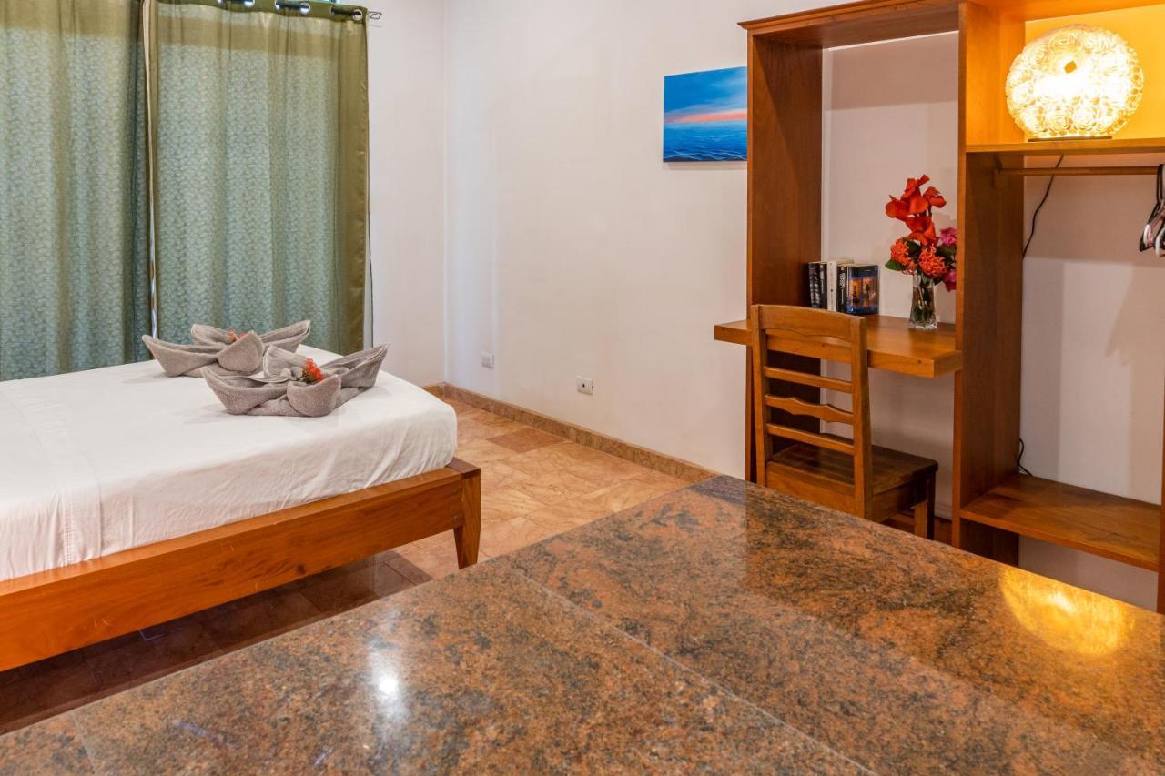 Mot Mot Vacation Apartment Sámara Екстериор снимка