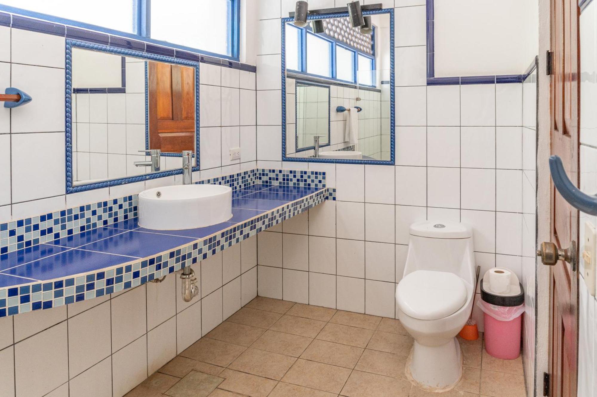 Mot Mot Vacation Apartment Sámara Екстериор снимка