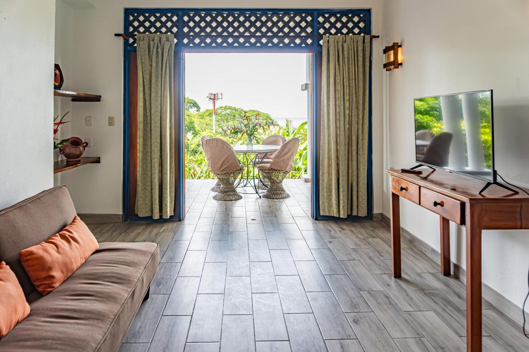 Mot Mot Vacation Apartment Sámara Екстериор снимка